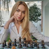 Laura  Unuk's avatar