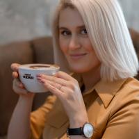 Ava Suleimanova's avatar