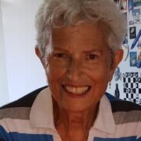 Vivian Smith's avatar